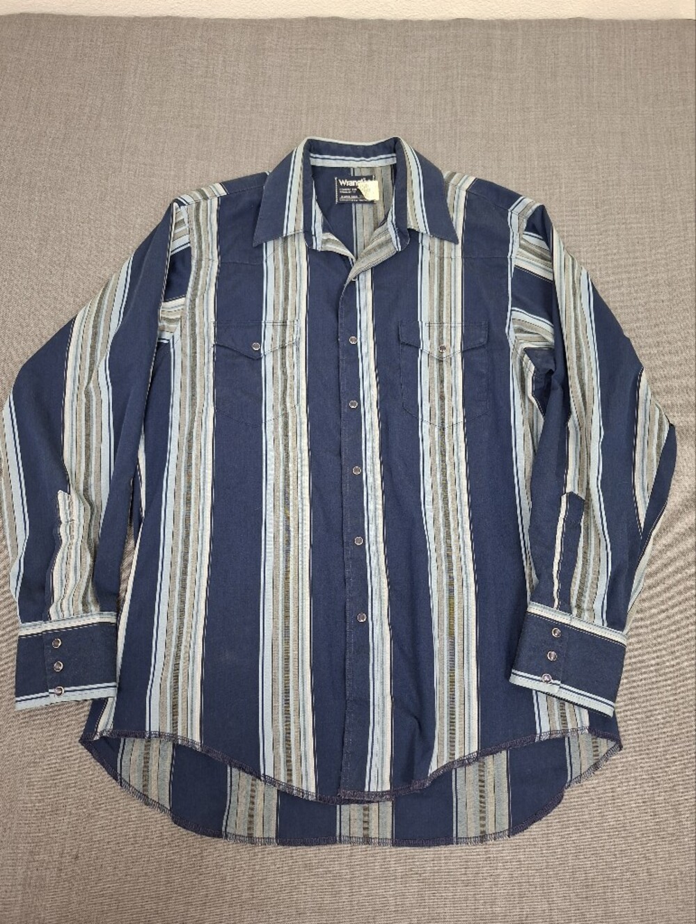 Vintage Wrangler Blue Pearl Snap Striped Cowboy Cut Button Down 16.5 × 34.